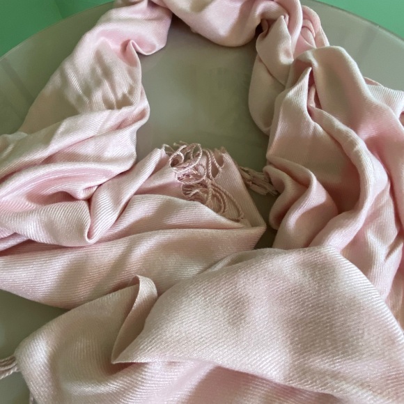 Super soft Pink Traditional Pashmina with Silk Blend - Picture 7 of 7